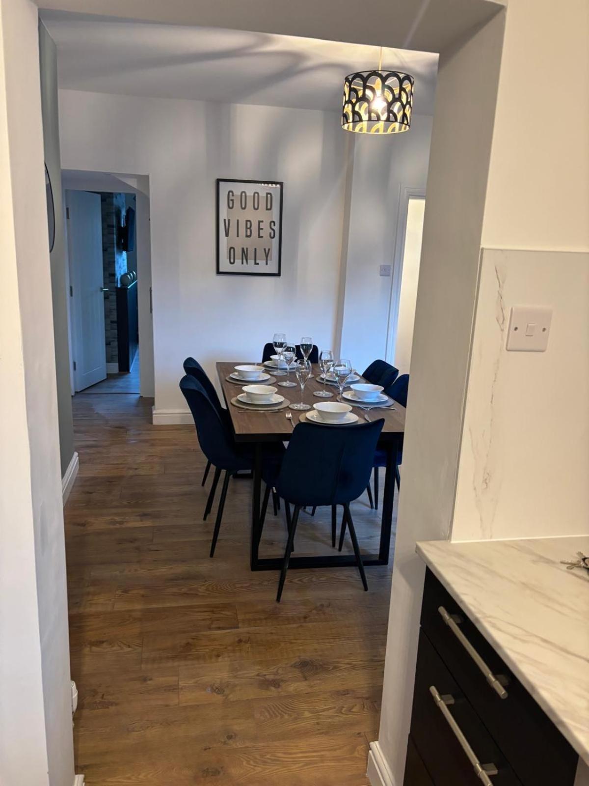 Stunning House - Sleeps 7 - 5 Mins Walk To Lincoln High Street - Parking - Wifiヴィラ エクステリア 写真