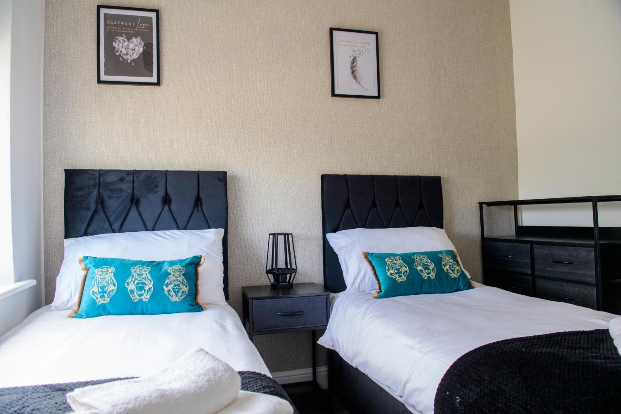 Stunning House - Sleeps 7 - 5 Mins Walk To Lincoln High Street - Parking - Wifiヴィラ エクステリア 写真